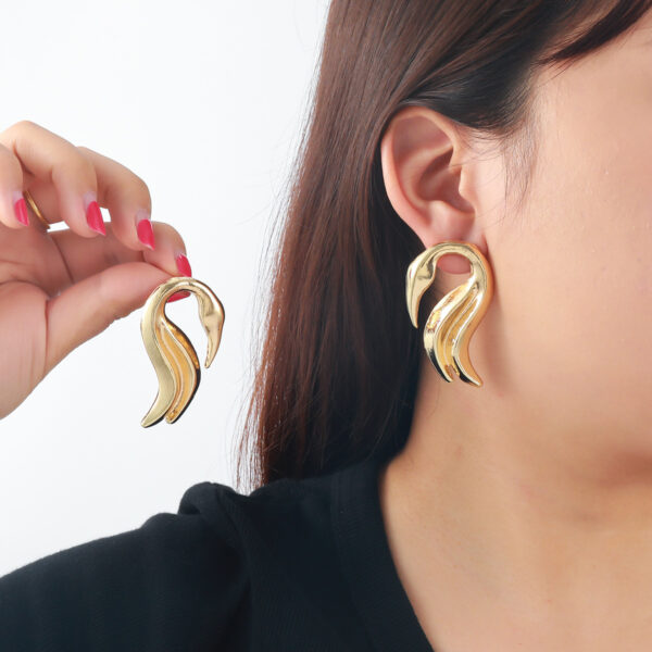 Striped Metal Animal Earring - Image 2